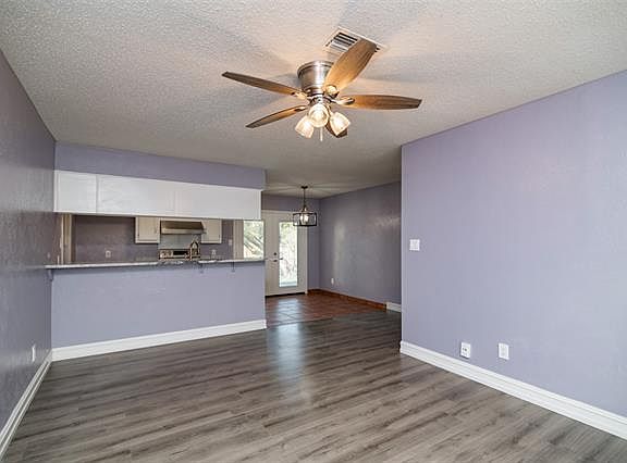 5th image of 732 Lisa Ln