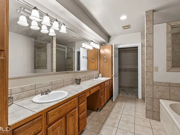 266 Carrollton Ave — Photo 31