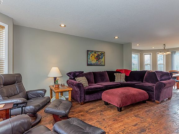 5th image of 2517 NE 90th St