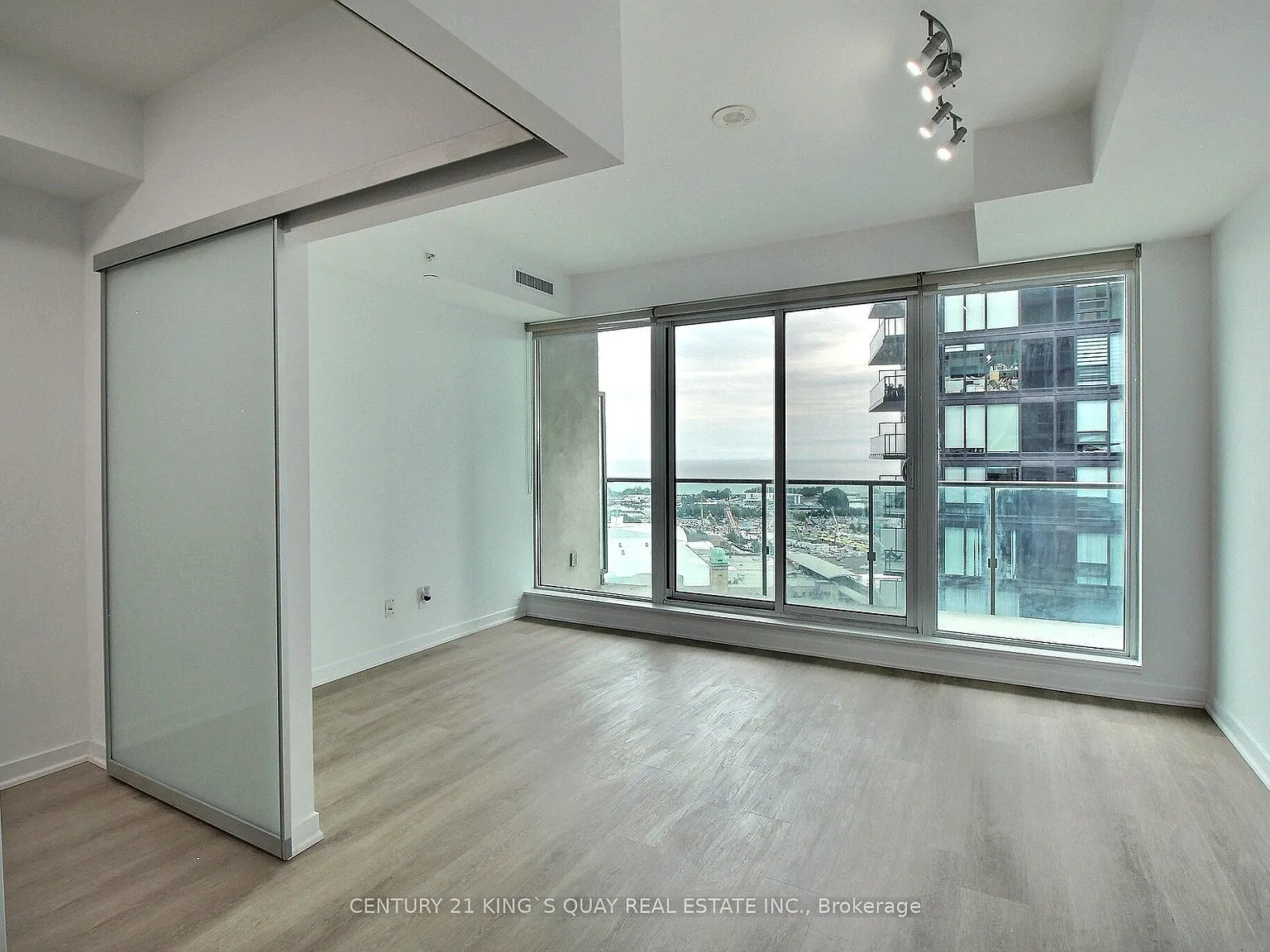 1 bed, $2,430 — Photo 3