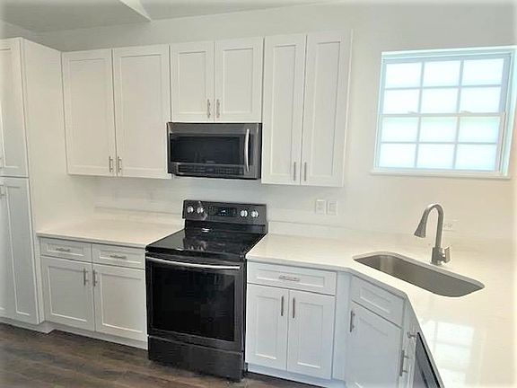 5th image of 1128 Rush St #B