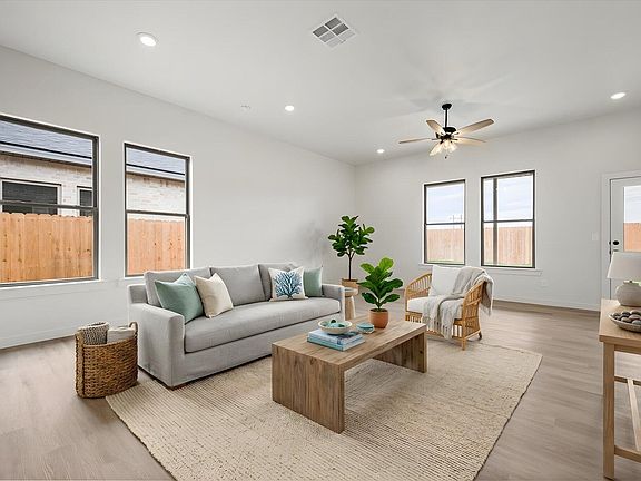 4th image of 6006 Venita Ave