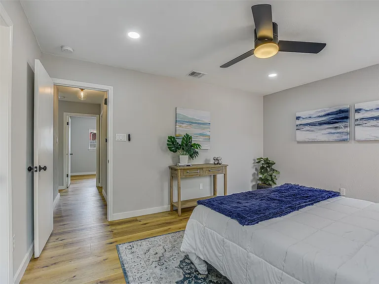 12900 Campos Dr — Photo 9