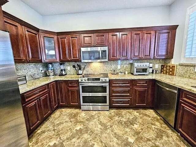 Photo 2 of 25 - 1225 Avondale Ln - West Palm Beach, FL Building Photo - 1225 Avondale Ln