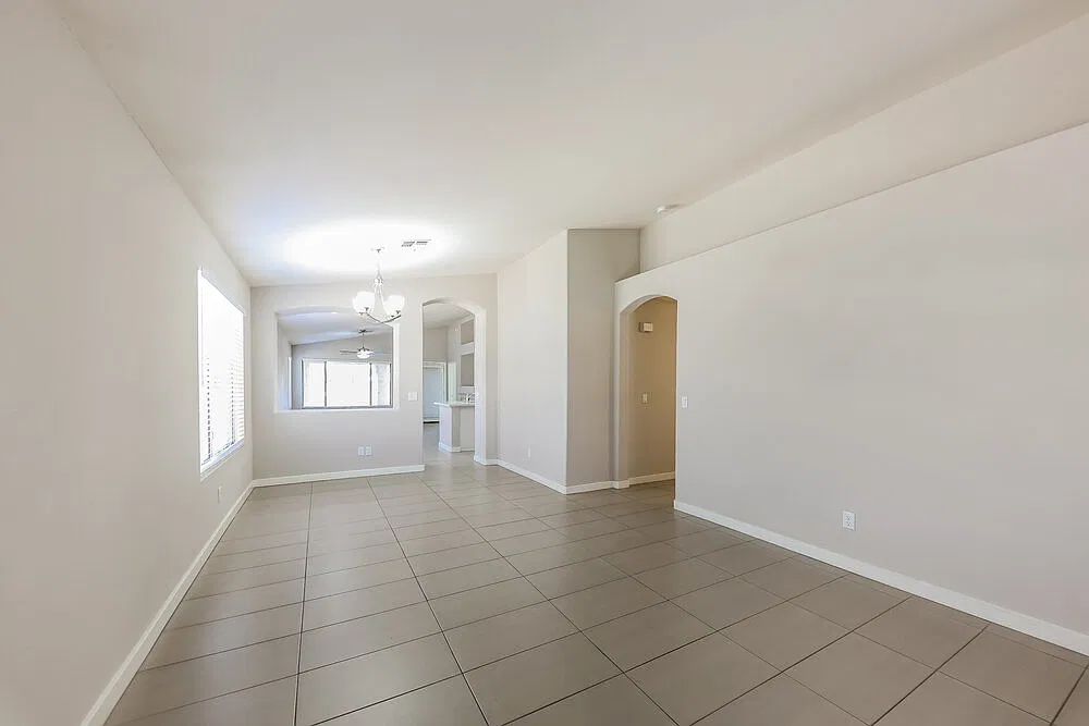 3 bed, 2.0 bath, 1573 sqft, $2,045 — Photo 3