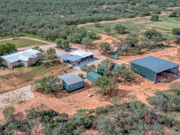 5658 FM 1557, Carrizo Springs, TX 78834