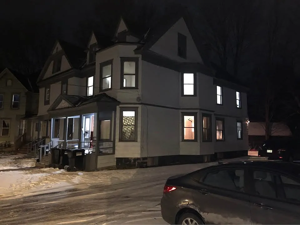 Building Photo - 204-206 Barrett St #5