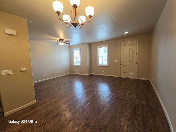 3rd image of 577 Clydesdale Dr Unit 72