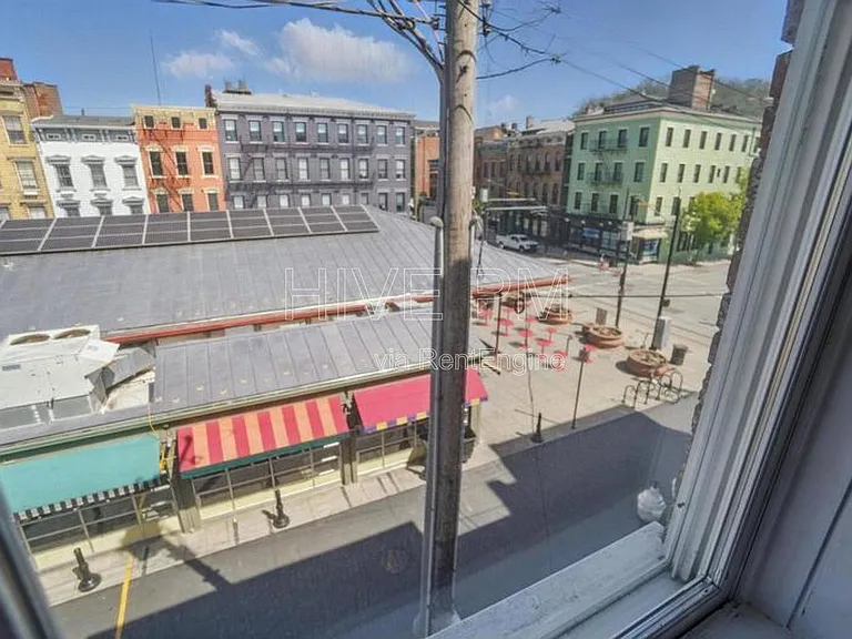 107 W Elder St #B — Photo 8