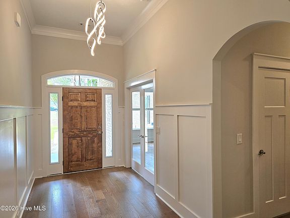 3rd image of 1054 Bellingham Drive