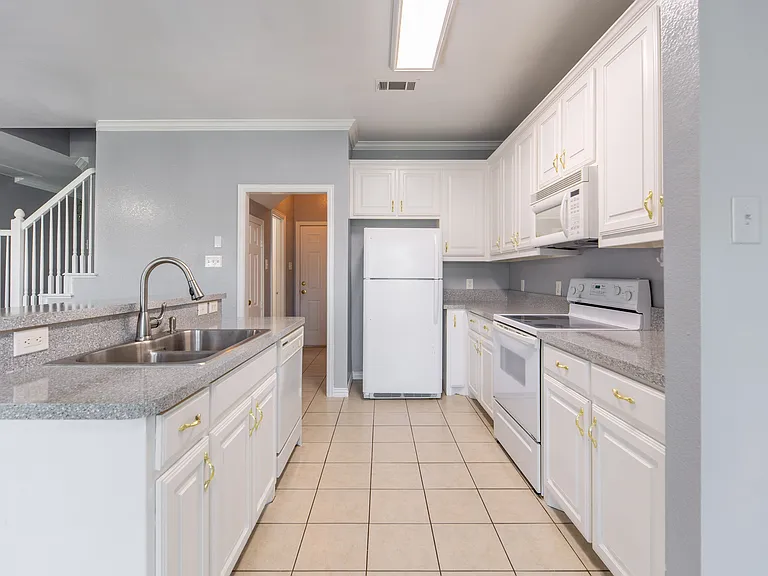 5813 Blackmon Ct — Photo 8