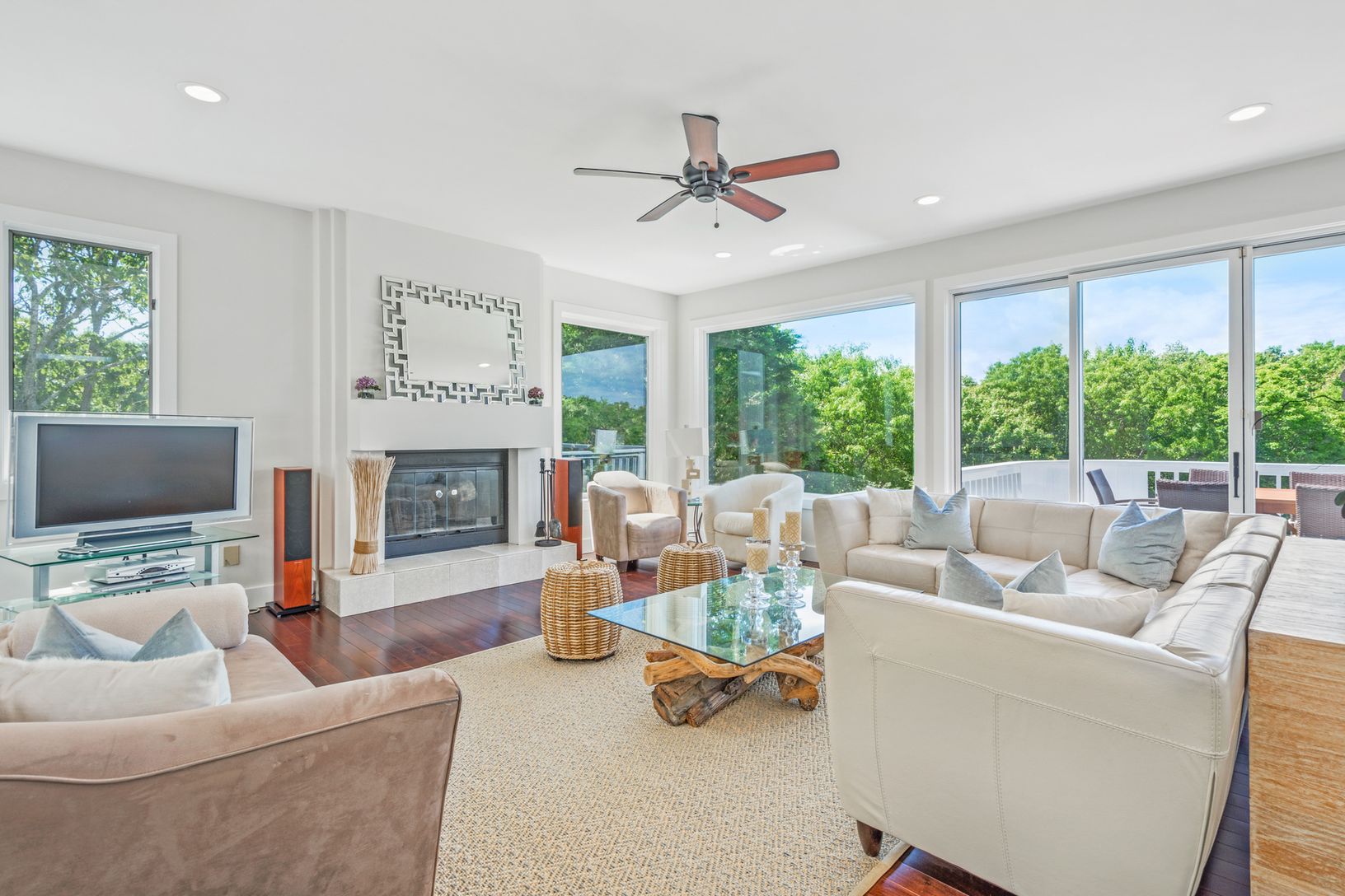  Open Living Room
