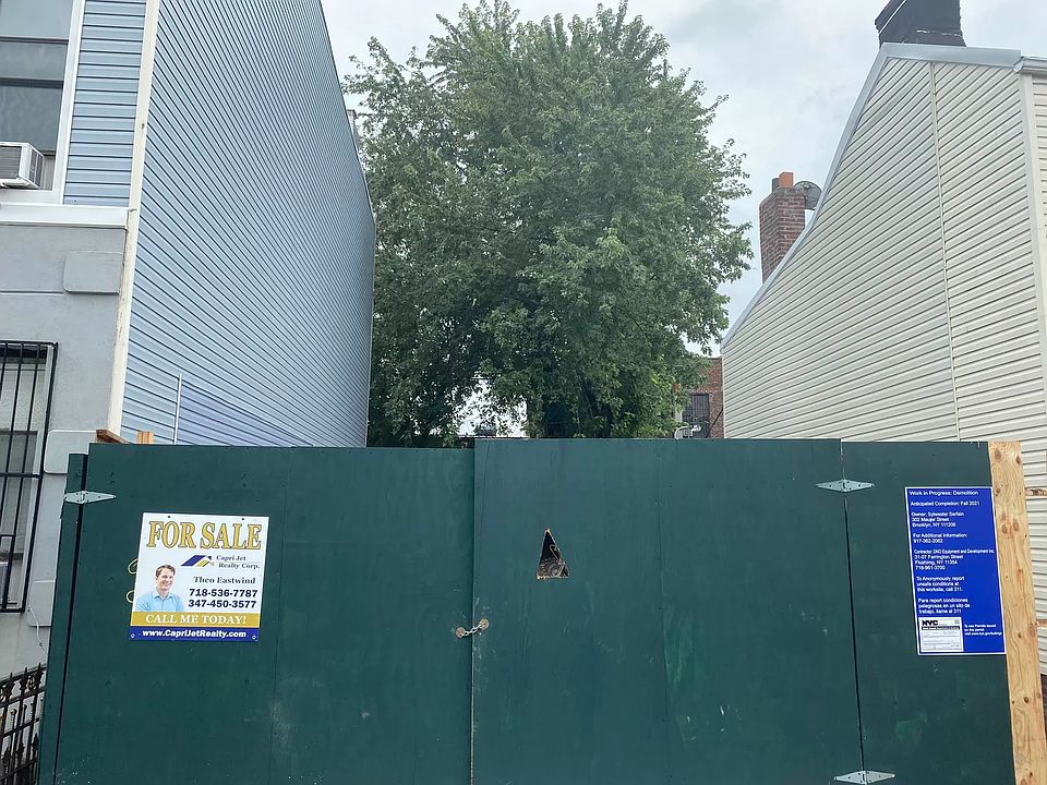 2nd image of 302 Maujer St