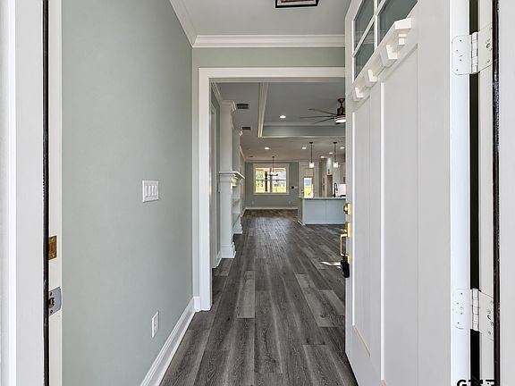 5th image of 2921 N Border Ave