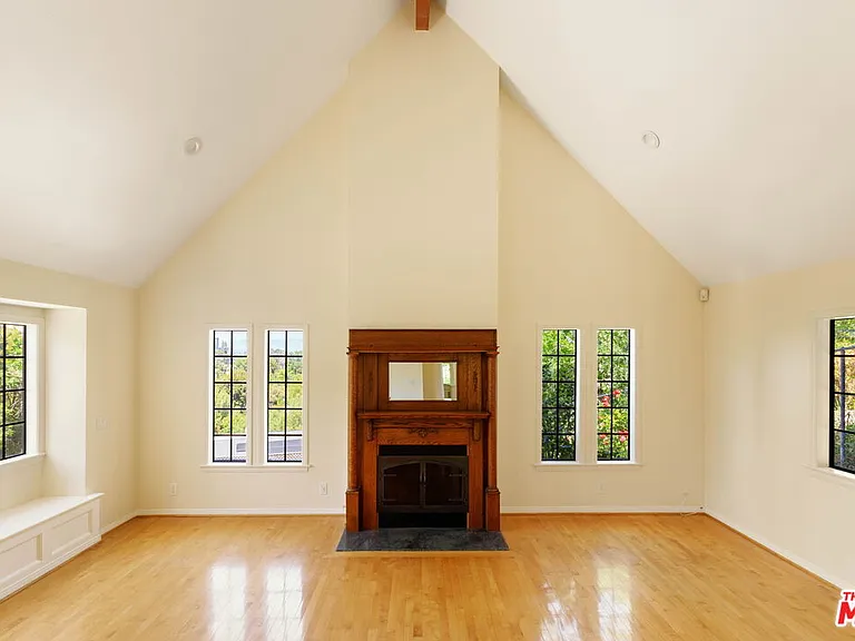 5237 San Feliciano Dr — Photo 3