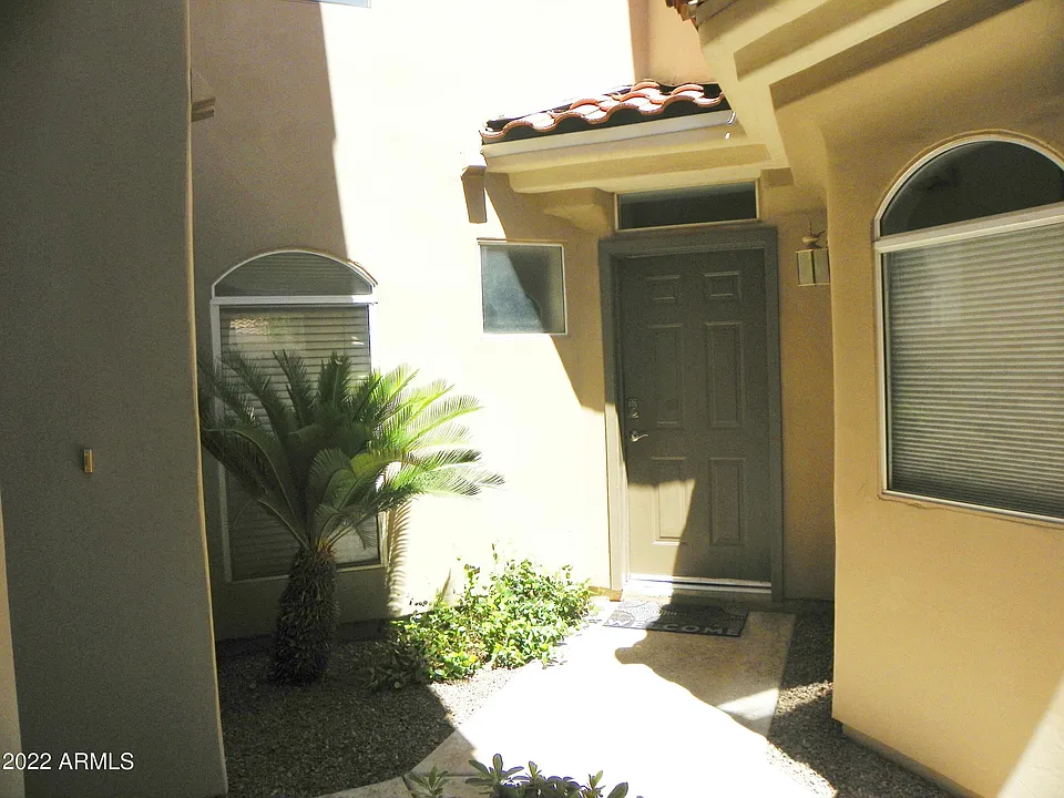8653 E Royal Palm Rd #1002