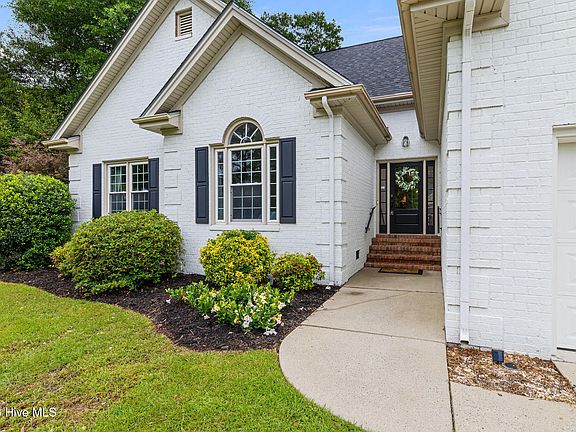 4th image of 210 Creekside Drive
