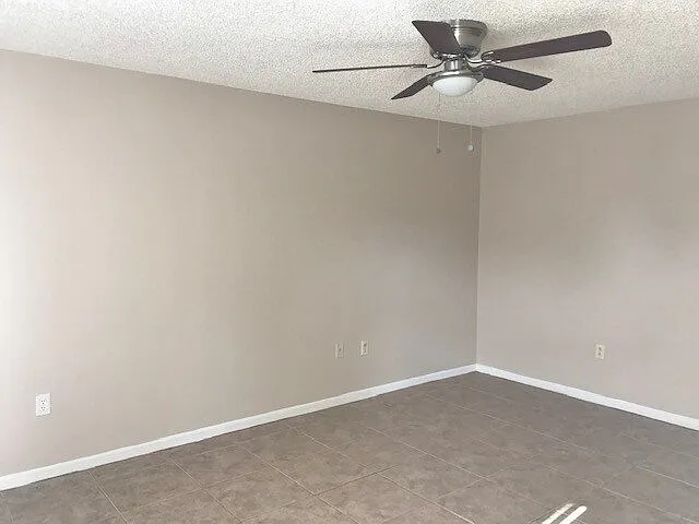 2 bed, 1.0 bath, 900 sqft, $1,195 — Photo 4
