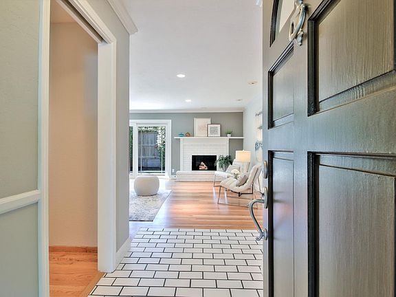 5th image of 876 Nantucket Ct