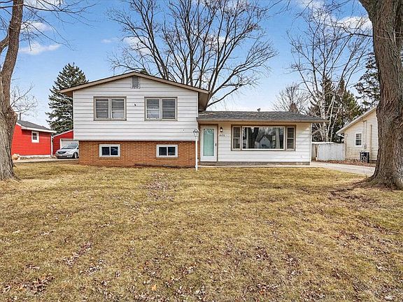 2nd image of 2433 Butlin Drive