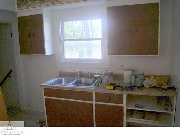 5th image of 1318 Lansing Ave