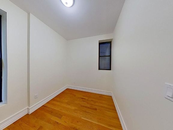 5th image of 103 W 77th St APT 4