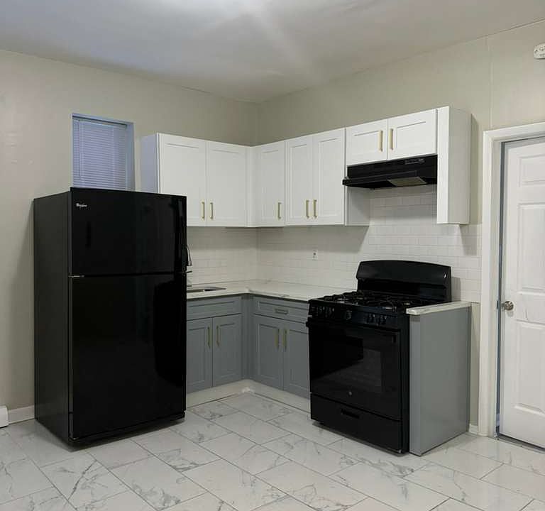1st image of 246 Roseville Ave #1A
