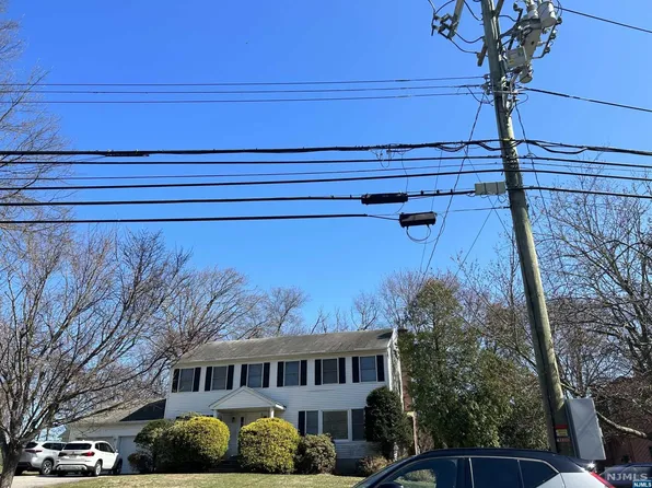 (undisclosed Address), Closter, NJ 07624
