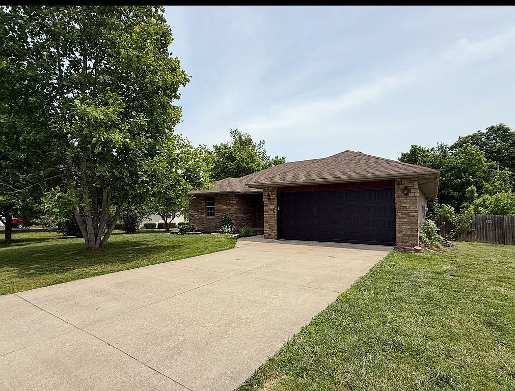 1904 S 14th Ave - Property Image