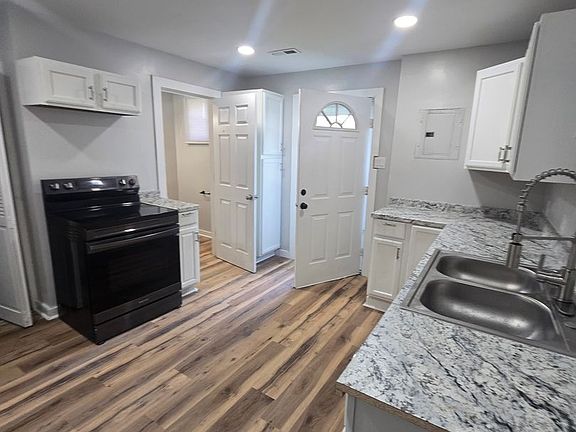 5th image of 765 N Belleview Pl