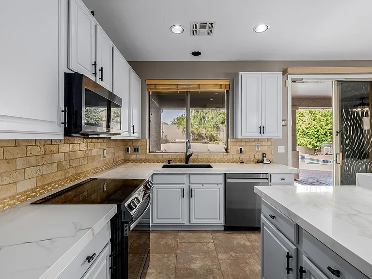 7740 E Phantom Way — Photo 8