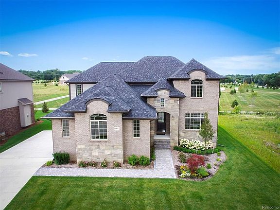 5th image of 60017 Stonecrest Dr