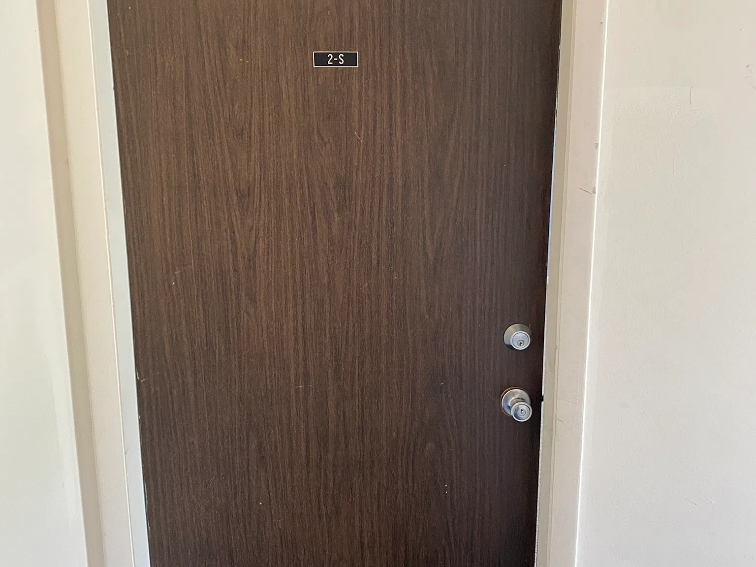 1 bed, 900 sqft, $1,300 — Photo 4