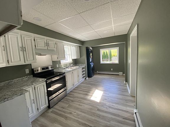 3rd image of 5 Oak Grove St