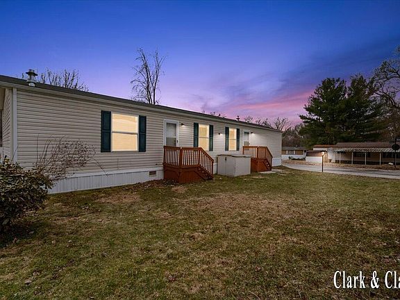 2nd image of 6900 Knottypine St NE