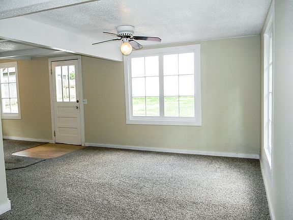 4th image of 11514 62nd Ave E