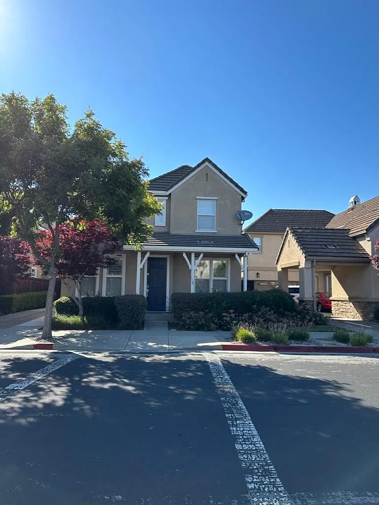 1041 Wayne Way — Photo 1