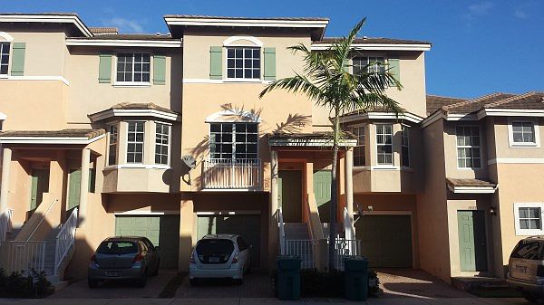 1st image of 1826 NE 5th St #1