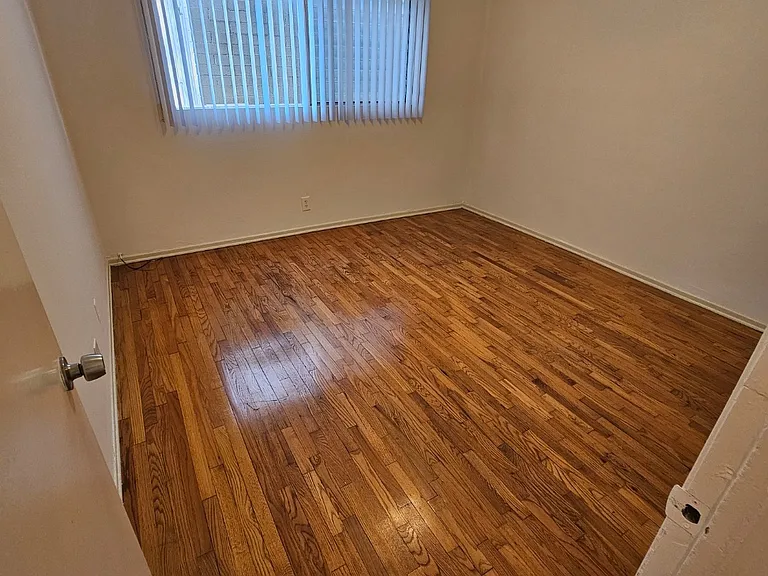 5332 Kester Ave — Photo 10