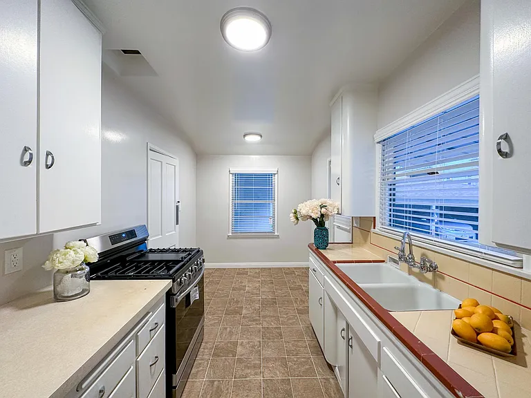 116 E Bay State St #116 — Photo 9