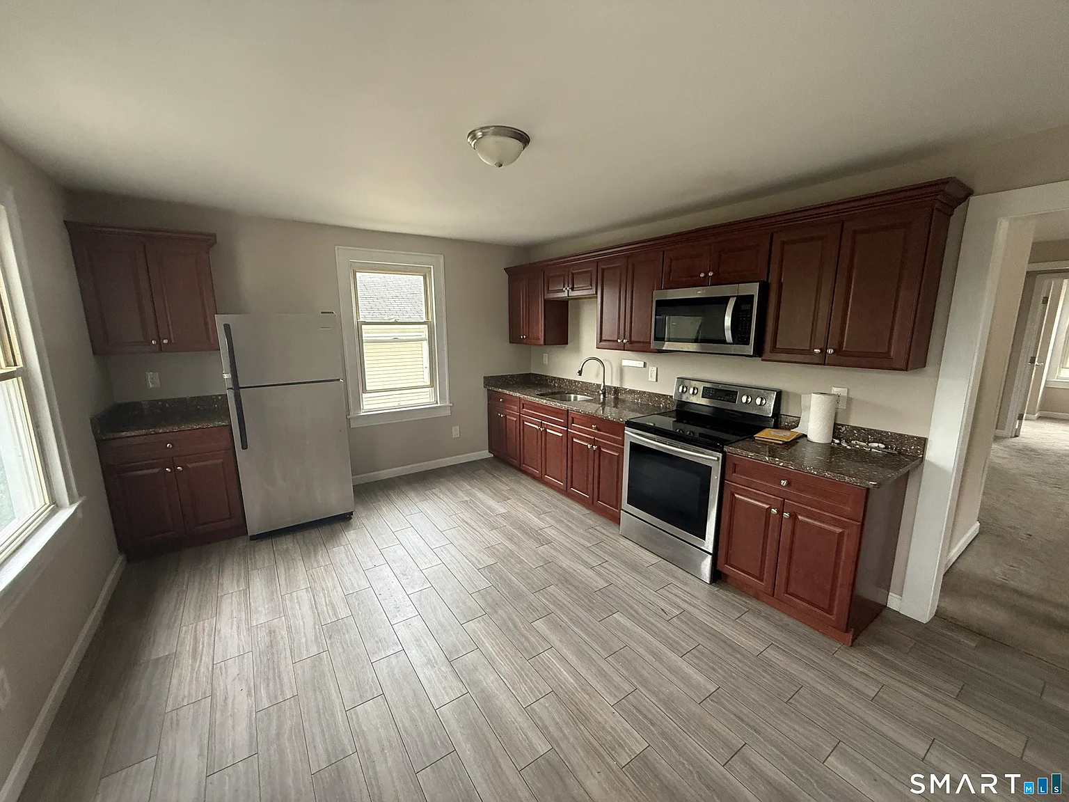 2 bed, 1.0 bath, 1144 sqft, $1,800 — Photo 3