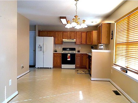5th image of 624 Robcurn Dr