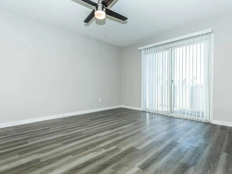 Jolt Apartments — Photo 11