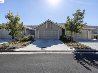 2049 Stonefield Ln, Santa Rosa, CA 95403