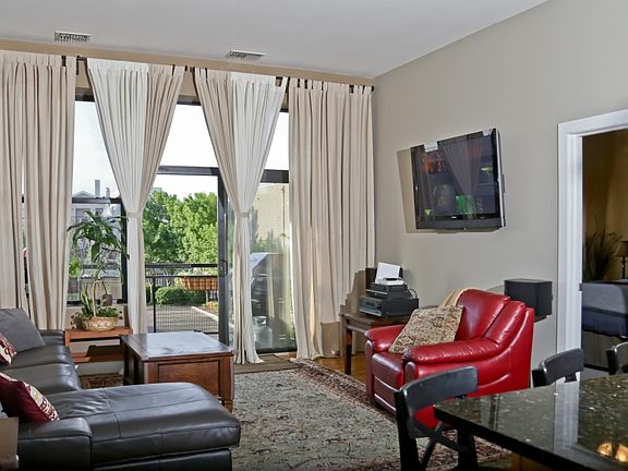 5th image of 1 S Leavitt St Unit 203