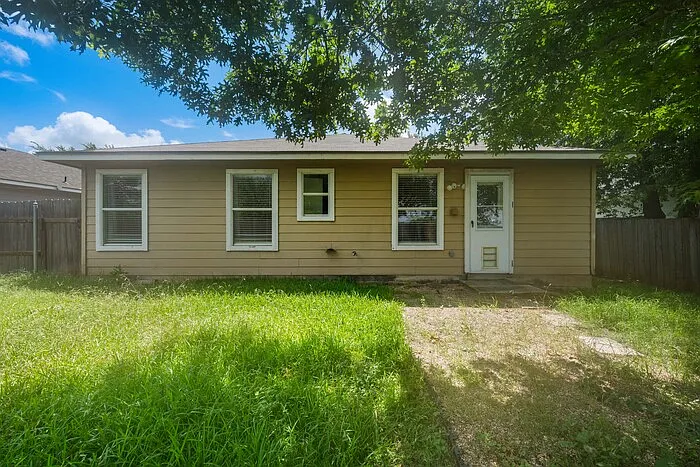 111 Quail Hollow Dr — Photo 16