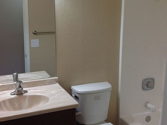 4th image of 202 Willie James Jones Ave APT 04