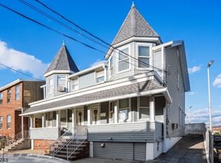 427 Hancock Pl, Fairview, NJ 07022