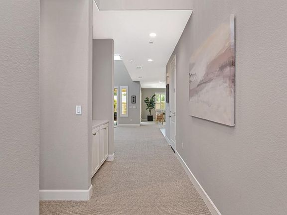4th image of 2752 Elderberry St