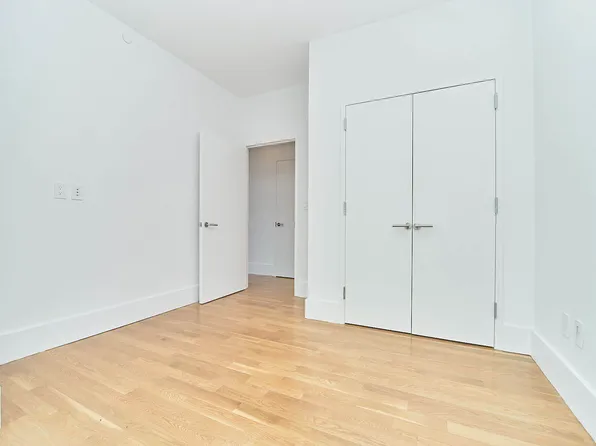 531 Myrtle Avenue image 11 of 19